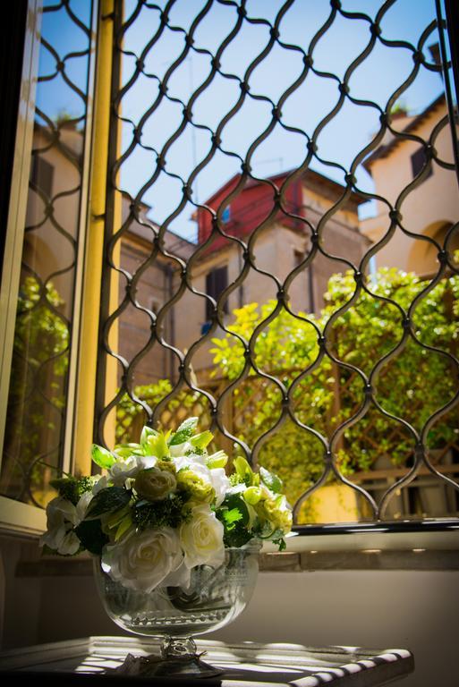Flowers Apartments Rom Rum bild