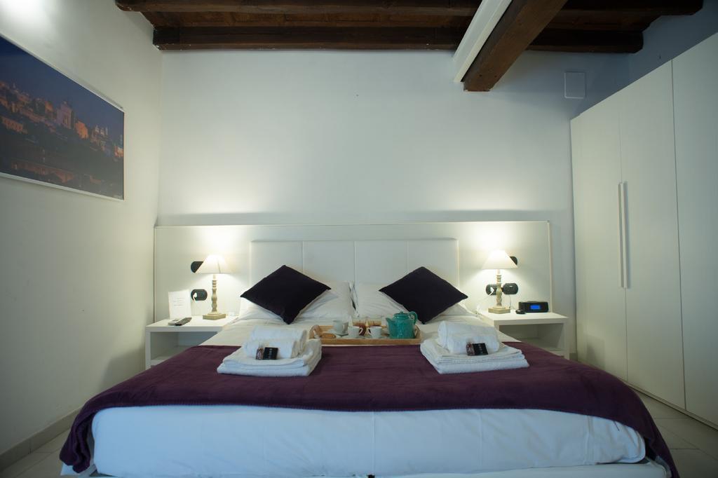 Flowers Apartments Rom Rum bild